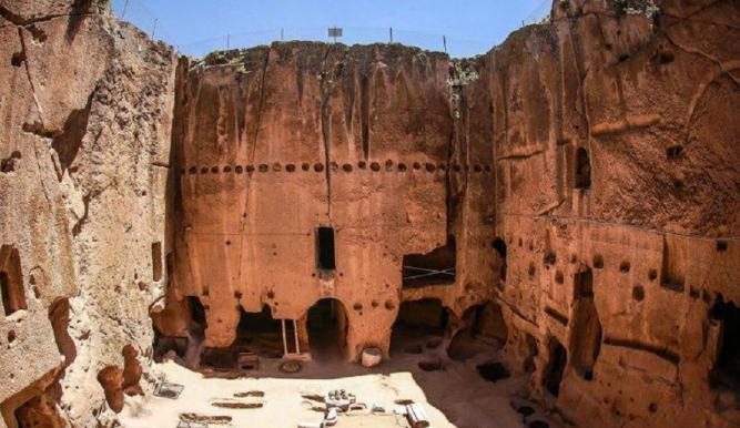 Gümüşler Manastırı
